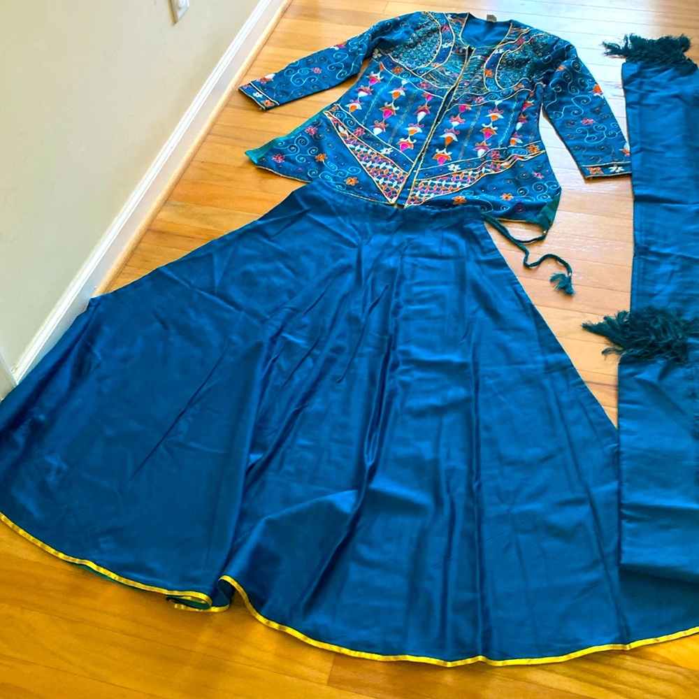 Dark Green Multicolor Embroidery top with Dupata L